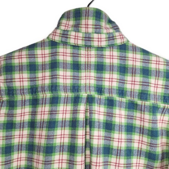 Woolrich Plaid Flannel Top with Long Sleeves and Button Closure Size Medium - Picture 6 of 9